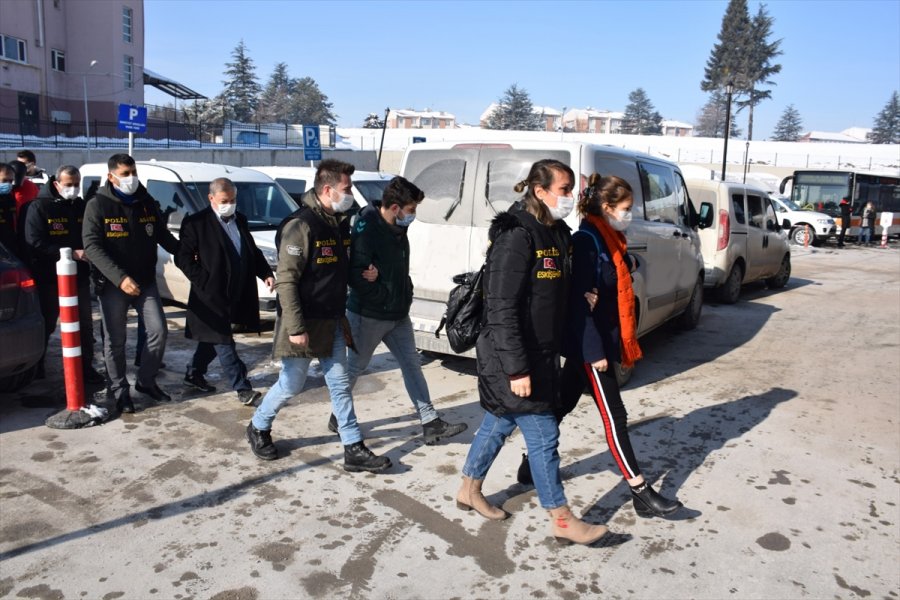 Eskişehir'de Sahte Şirket Kurarak Devleti Zarara Uğrattıkları İddia Edilen 26 Şüpheli Yakalandı