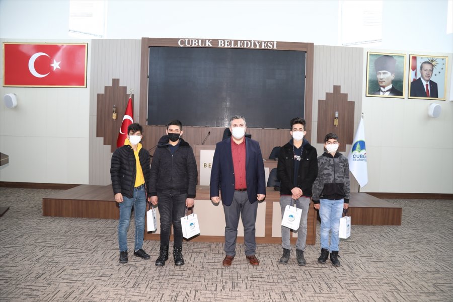 Gençlerden Başkan Demirbaş’a Teşekkür Ziyareti