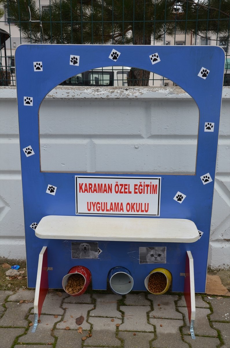 Hayvan Dostu Öğretmenler, Geri Dönüşüm Malzemeleriyle Kuşları Yuva Sahibi Yaptı