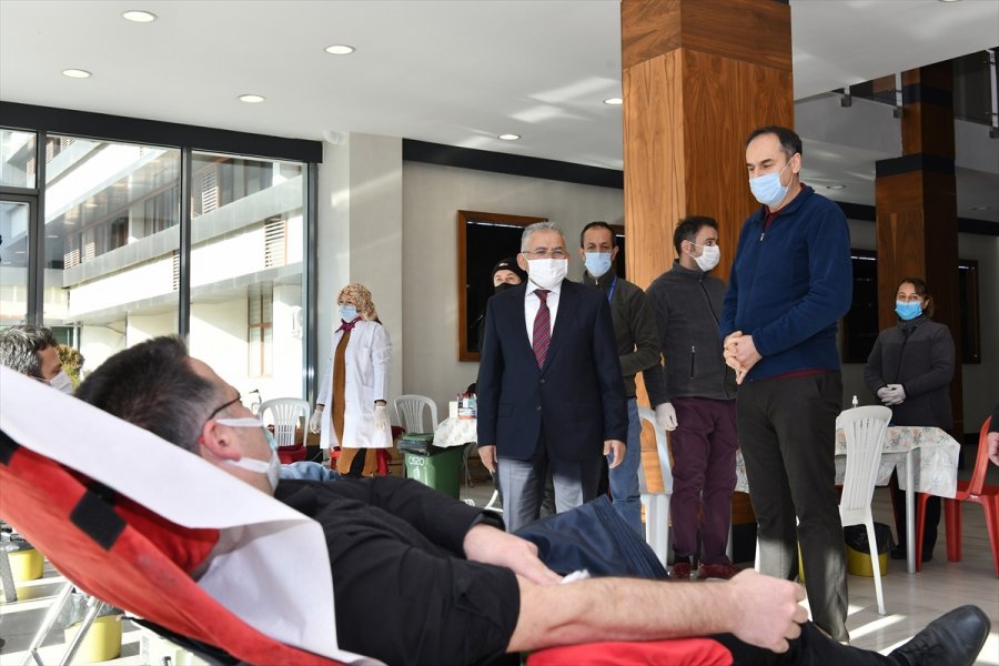 Kayseri Büyükşehir Belediyesi Personelinden Kan Bağışına Destek