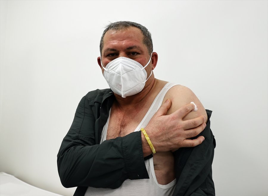 Kovid-19 Aşısı Yaptıranların Sayısı Bir Milyona Yaklaştı