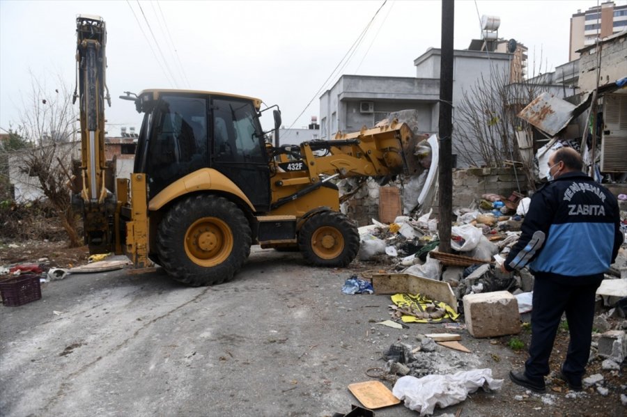 Mersin'de 10 Yıldır Atık Biriktirilen 