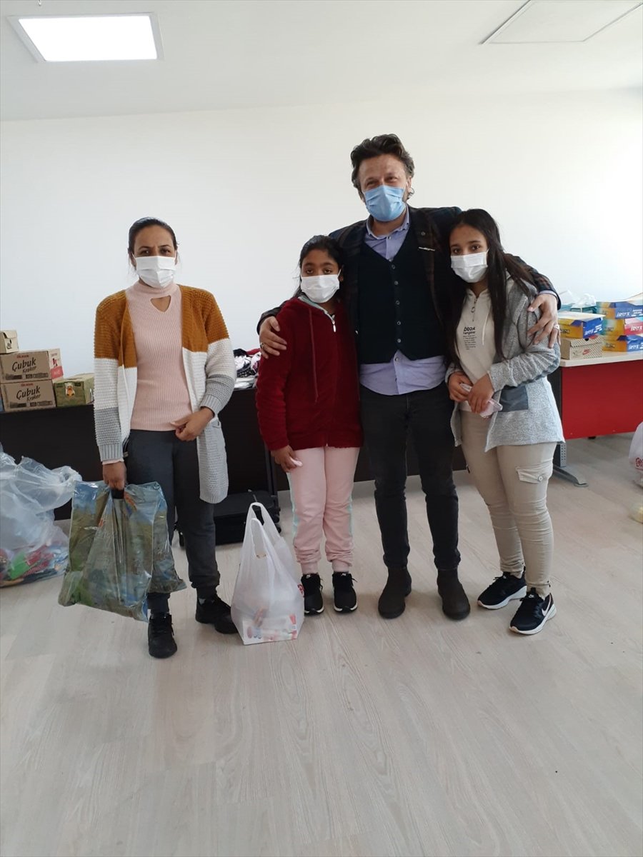 Antalya Sosyal Sorumluluk Gönülleri Platformundan 60 Çocuğa Kışlık Giyim Ve Erzak Yardımı