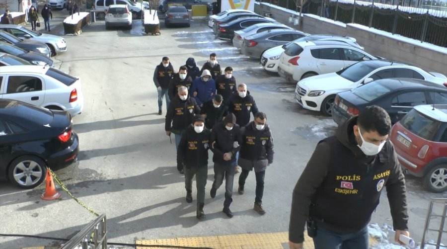 Eskişehir'de Sahte Şirket Kurarak Devleti Zarara Uğrattıkları İddiasıyla Yakalanan 4 Zanlı Adliyede