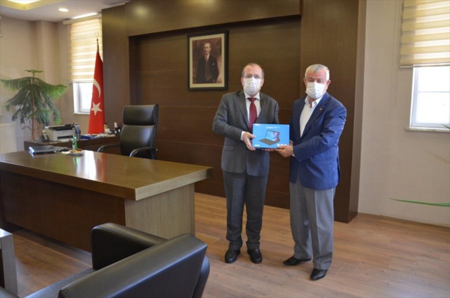 Ilgın Ticaret Borsası'ndan Uzaktan Eğitime Destek İçin Tablet Bağışı