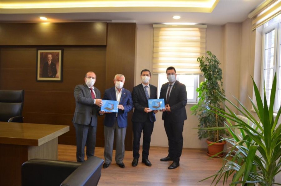 Ilgın Ticaret Borsası'ndan Uzaktan Eğitime Destek İçin Tablet Bağışı
