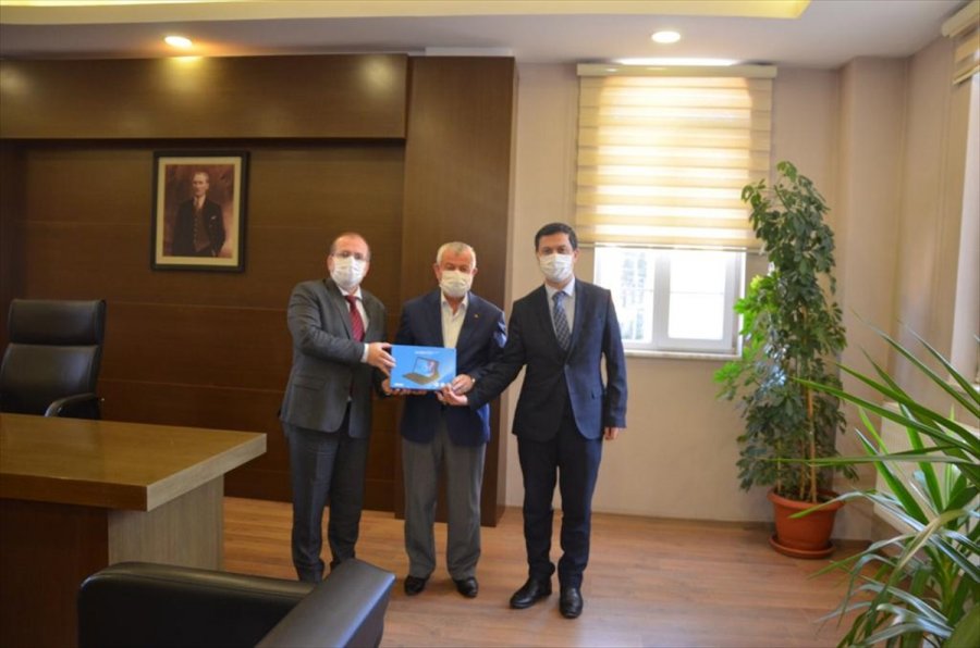 Ilgın Ticaret Borsası'ndan Uzaktan Eğitime Destek İçin Tablet Bağışı
