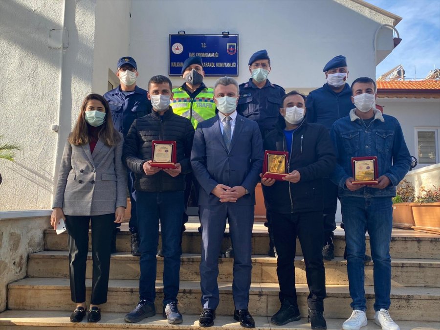 Kaş'ta Örnek Sürücüler Ödüllendirildi