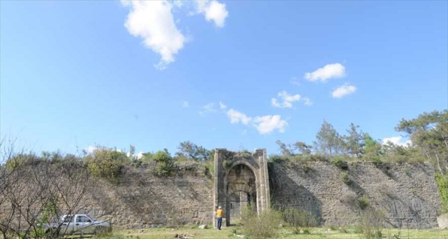 Antalya'daki Tarihi Kargıhan Ve Hamamı Yeniden Ayağa Kaldırılacak