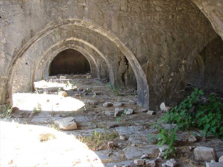 Antalya'daki Tarihi Kargıhan Ve Hamamı Yeniden Ayağa Kaldırılacak