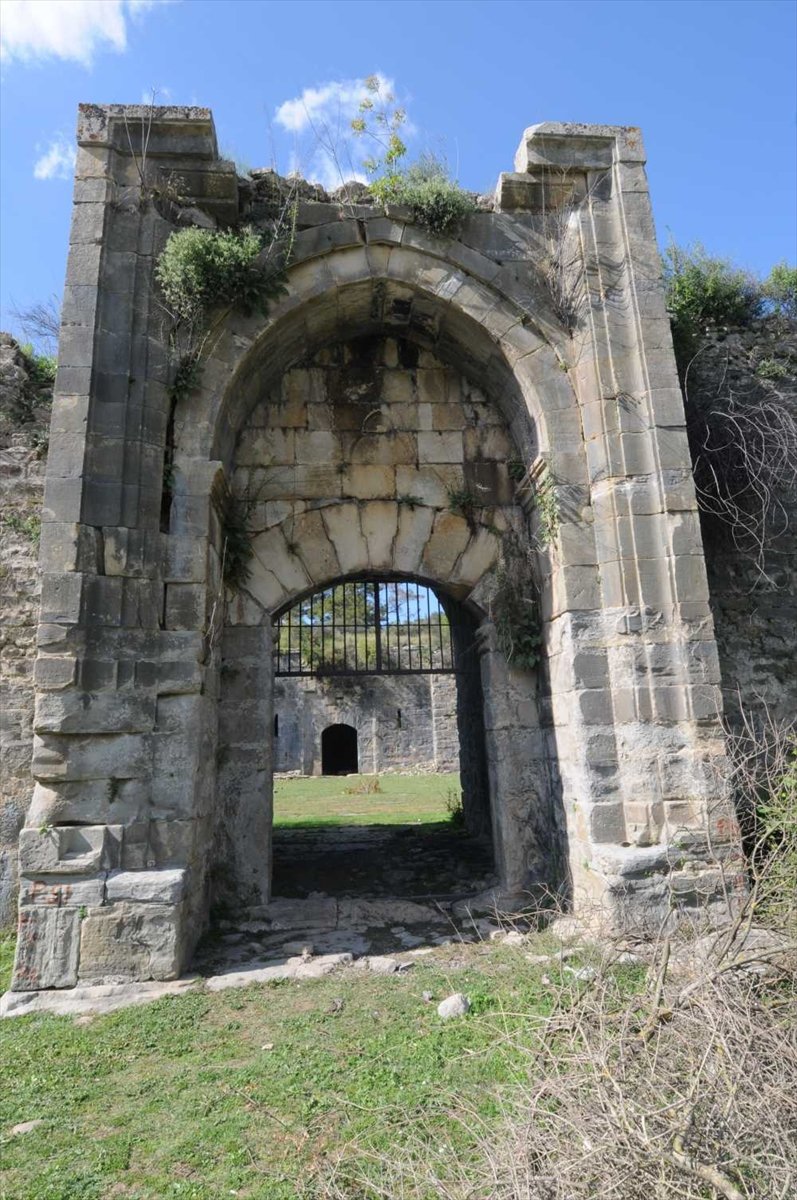 Antalya'daki Tarihi Kargıhan Ve Hamamı Yeniden Ayağa Kaldırılacak