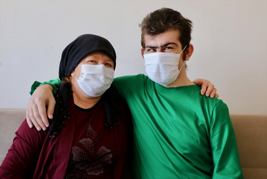 Hayalleri İçin 50'sinde Üniversiteli Olan Kadın, Engelli Çocuklar İçin Merkez Açmak İstiyor