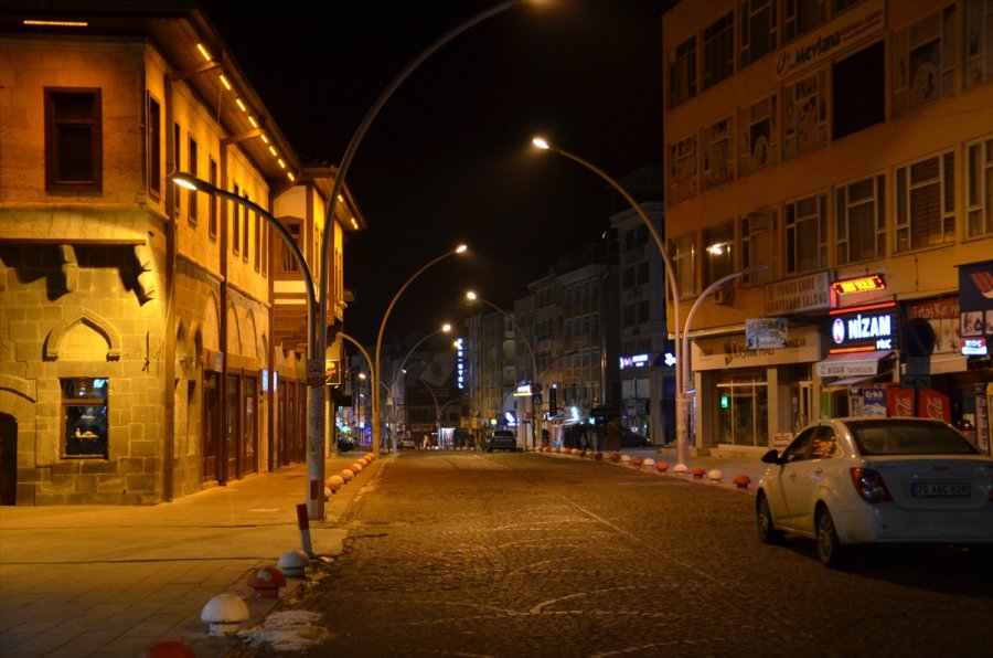 Konya, Karaman, Aksaray Ve Afyonkarahisar'da Sokağa Çıkma Kısıtlamasına Uyuluyor