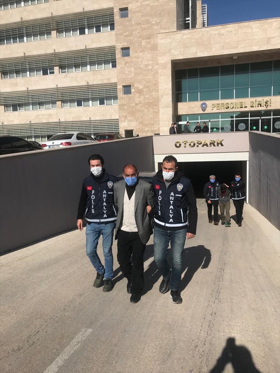 Antalya'da Yaşlı Kadının Darbedilerek Öldürülmesiyle İlgili Gözaltına Alınan 2 Zanlı Tutuklandı