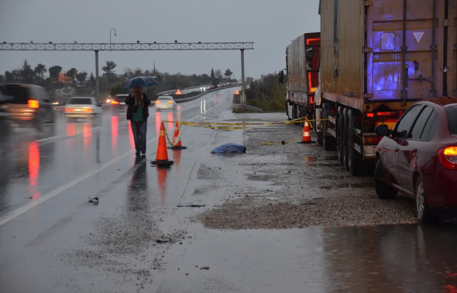 Antalya'da Otomobilin Çarptığı Yaya Öldü