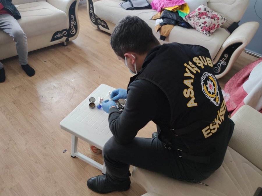 Eskişehir'de Oto Yıkamacıda Çalışanlarla Müşteriler Arasında Kavga: 2 Yaralı