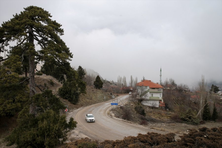 Antalya'nın Yüksek Kesimlerinde Sis Etkili Oluyor