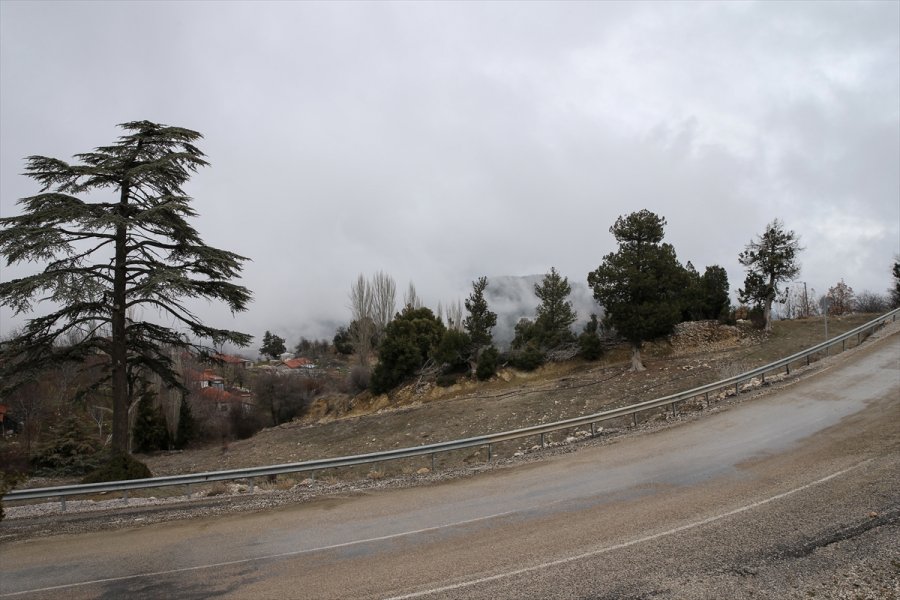Antalya'nın Yüksek Kesimlerinde Sis Etkili Oluyor