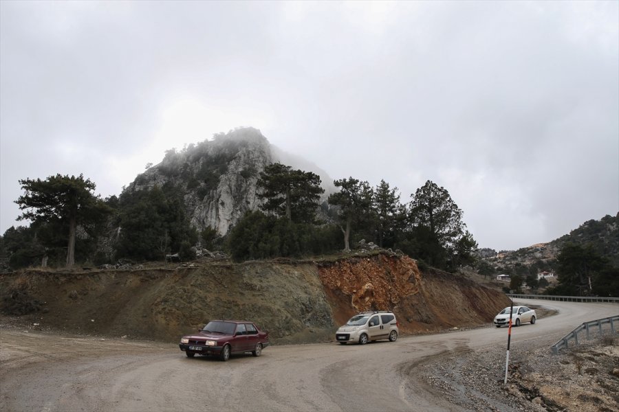 Antalya'nın Yüksek Kesimlerinde Sis Etkili Oluyor
