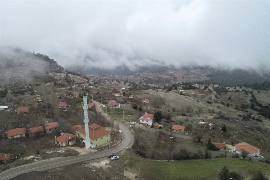 Antalya'nın Yüksek Kesimlerinde Sis Etkili Oluyor