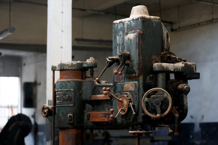 Eğitim Yuvasına Dönüştürülen Sümerbank Bez Fabrikası Tarihin İzlerini Taşıyor