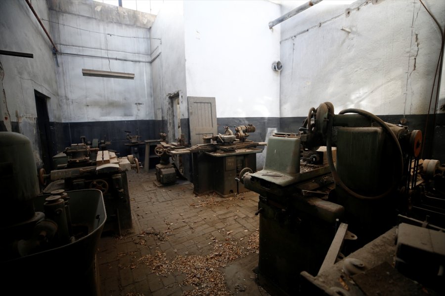 Eğitim Yuvasına Dönüştürülen Sümerbank Bez Fabrikası Tarihin İzlerini Taşıyor