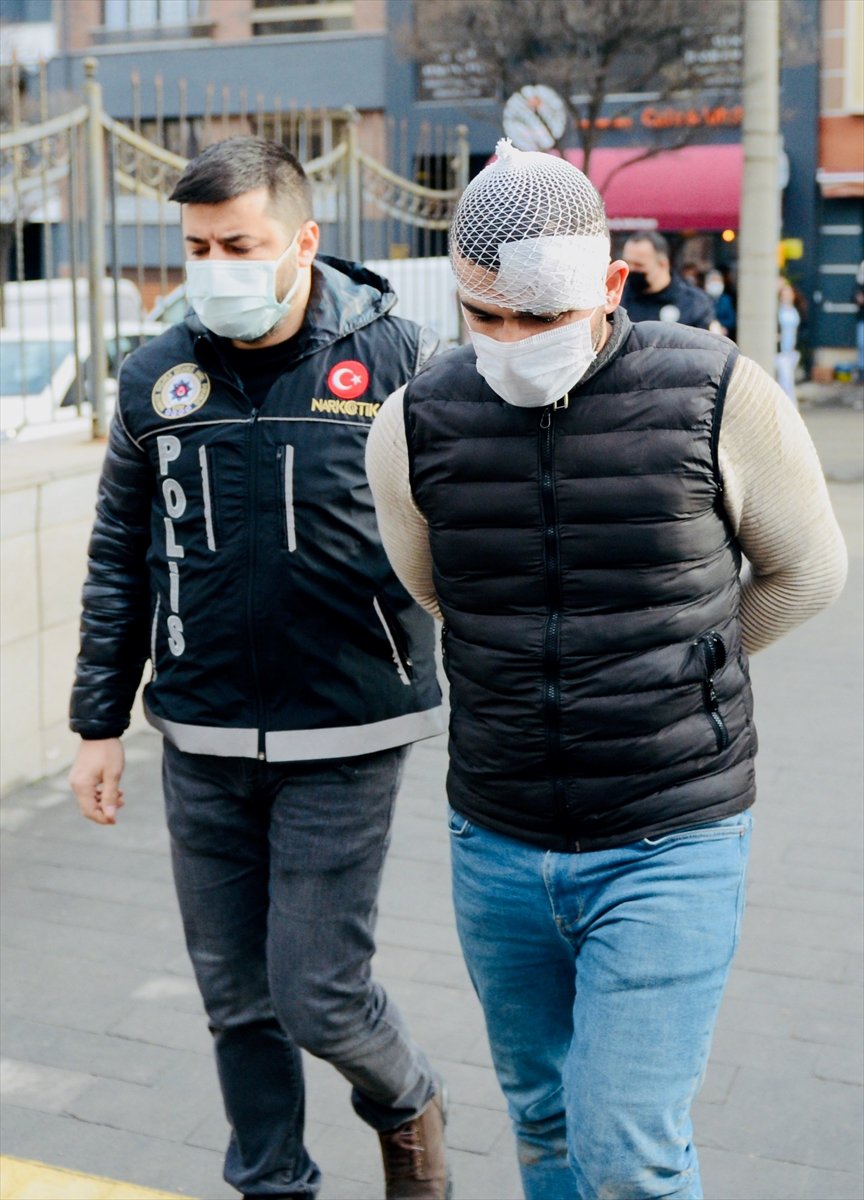 Eskişehir'de Kovalamaca Sonucu 5 Uyuşturucu Şüphelisi Yakalandı