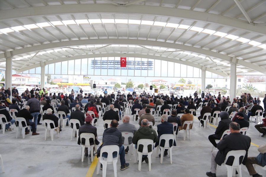Kaş Belediye Başkanı Mutlu Ulutaş Esnafla Bir Araya Geldi
