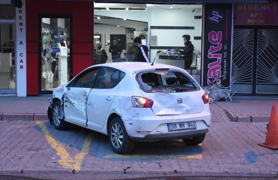 Kayseri'de Zincirleme Trafik Kazası: 7 Yaralı