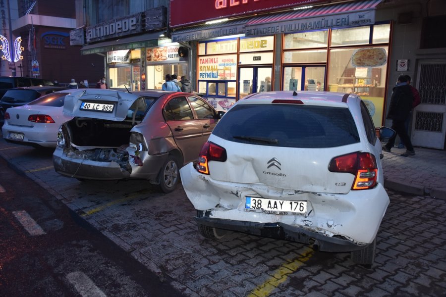Kayseri'de Zincirleme Trafik Kazası: 7 Yaralı