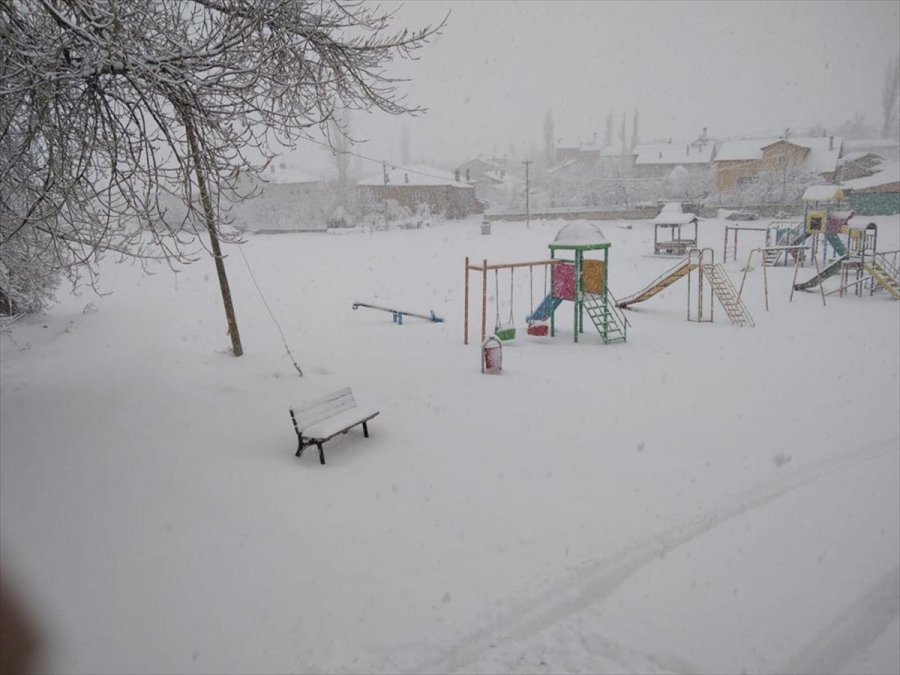 Hüyük'te Kar Nedeniyle Sürücüler Zor Anlar Yaşadı