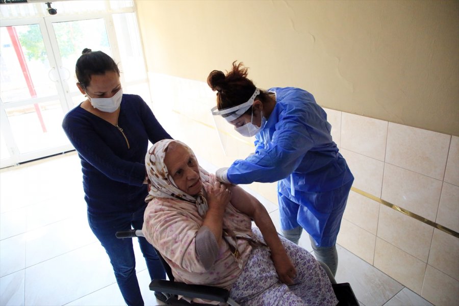 Huzurevi Sakinleri Kovid-19 Aşısı Uygulamasından Memnun