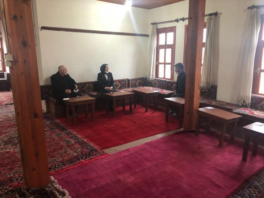 Kaymakam İncesu Ve Belediye Başkanı Muzaffer Yalçın, Güdül Kent Müzesini Gezdi