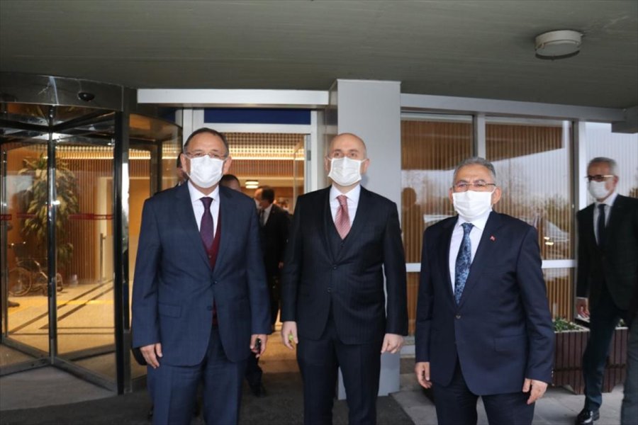 Kayseri Büyükşehir Belediye Başkanı Büyükkılıç, Ankara'da Temaslarda Bulundu