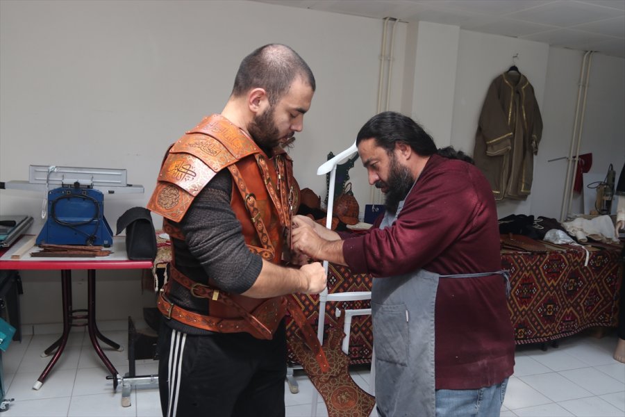 Osman Usta, Geleneksel Türk Yayı Ve Okunu Gelecek Kuşaklara Aktarıyor