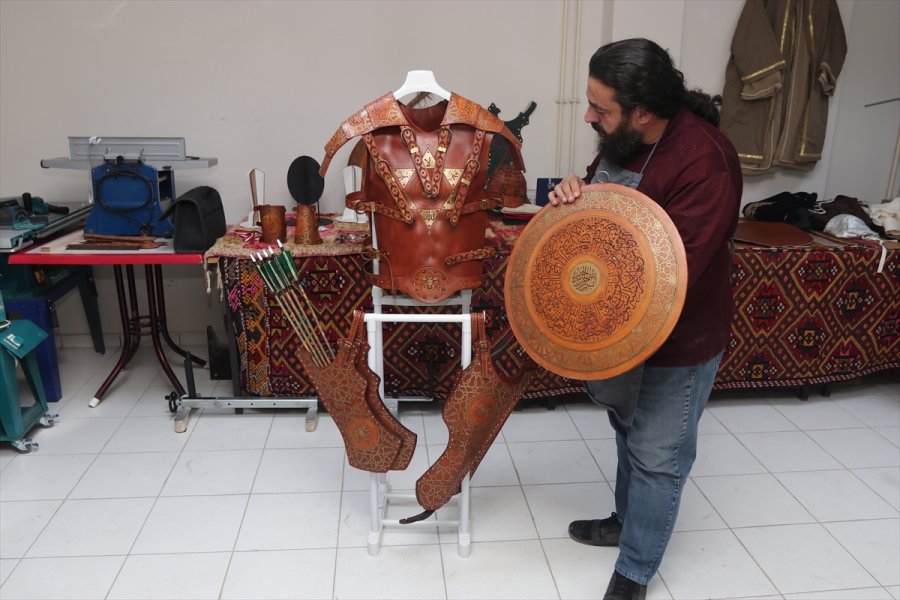 Osman Usta, Geleneksel Türk Yayı Ve Okunu Gelecek Kuşaklara Aktarıyor