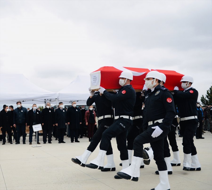 Eskişehir'de Hayatını Kaybeden Polis Memuru İçin Tören Düzenlendi