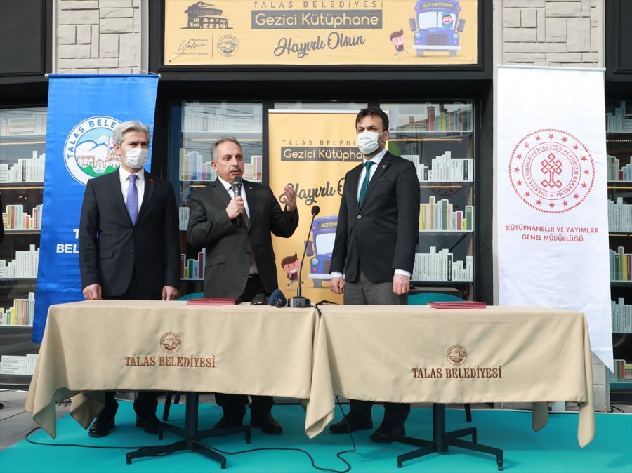 Talas Belediyesinden Kitapseverlere Gezici Kütüphane