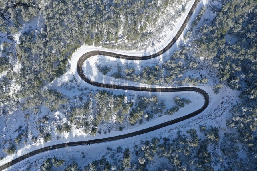 Antalya'nın Yaylalarına Yağan Kar, Güzel Görüntüler Oluşturdu