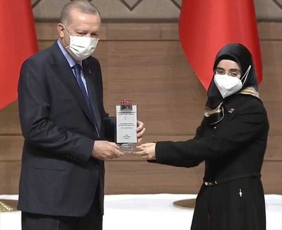 Erü Öğretim Üyelerine Tübitak Ve Tüba'dan Ödül