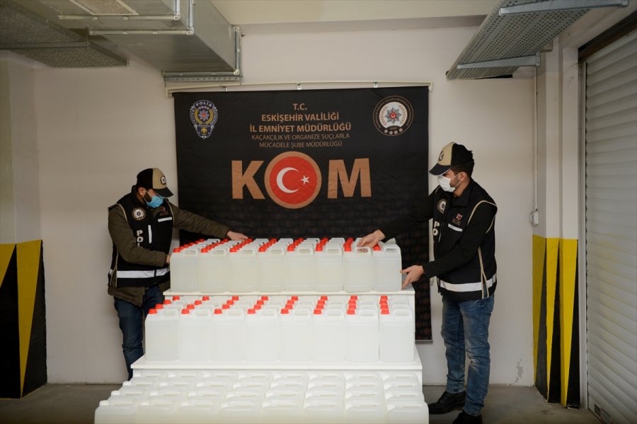 Eskişehir'de Sahte İçki Yapımında Kullanılan 720 Litre Tıbbi Alkol Ele Geçirildi