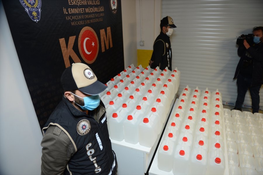 Eskişehir'de Sahte İçki Yapımında Kullanılan 720 Litre Tıbbi Alkol Ele Geçirildi