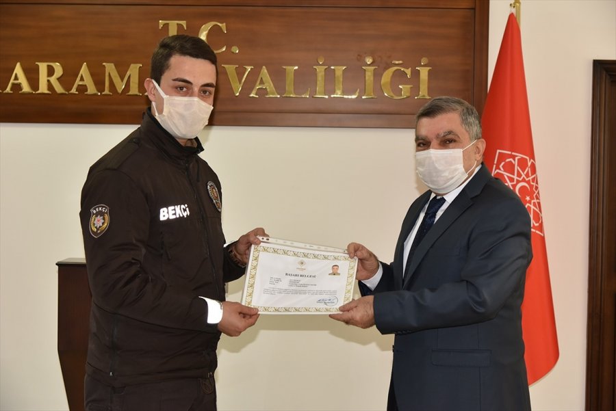 Karaman Valisi Işık Başarılı Personele Belge Verdi