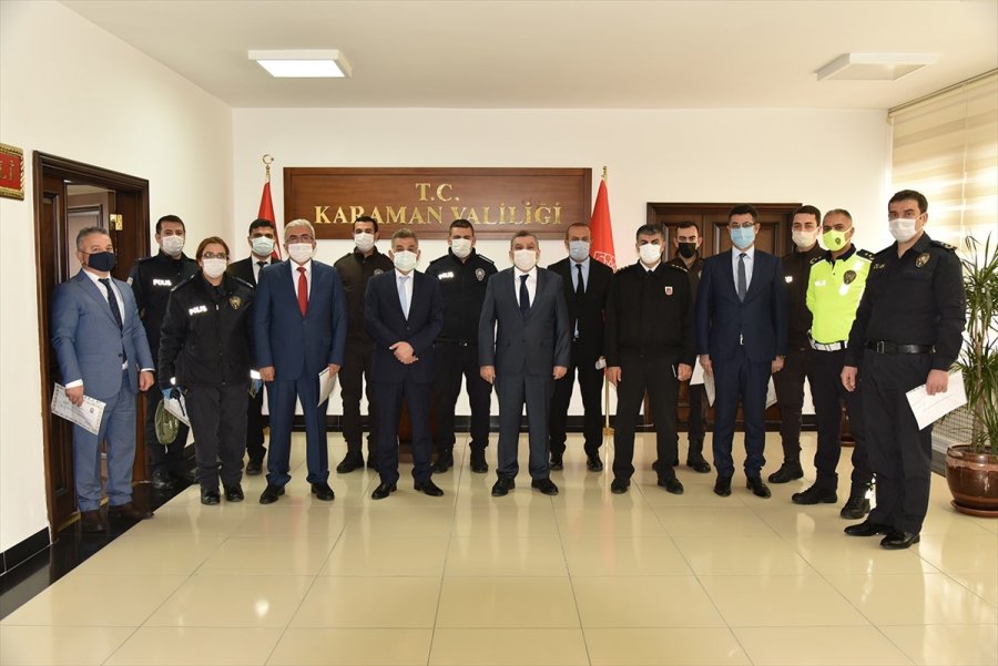 Karaman Valisi Işık Başarılı Personele Belge Verdi