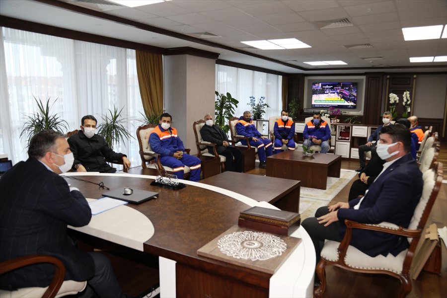 Çubuk Belediye Başkanı Demirbaş, Belediye Personeliyle Bir Araya Geldi