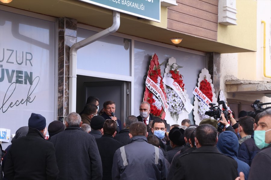 Gelecek Partisi Genel Başkanı Davutoğlu, Çumra'da İlçe Teşkilatının Açılışını Yaptı