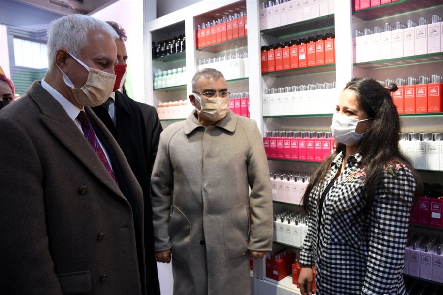 İyi Parti Genel Başkan Yardımcısı Aydın, Aksaray'da Esnafı Ziyaret Etti: