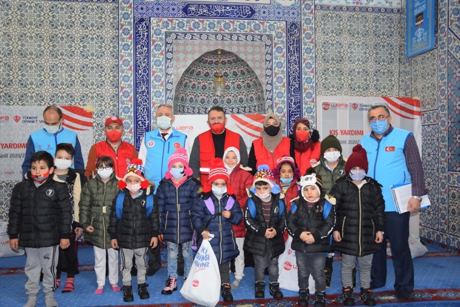 Kayseri'de 500 Çocuğa Kışlık Elbise Yardımı Yapıldı