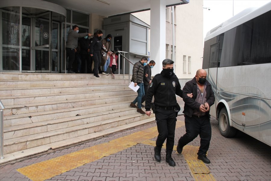 Kayseri'de Aralarında Firari Hükümlülerin De Bulunduğu 10 Kişi Yakalandı