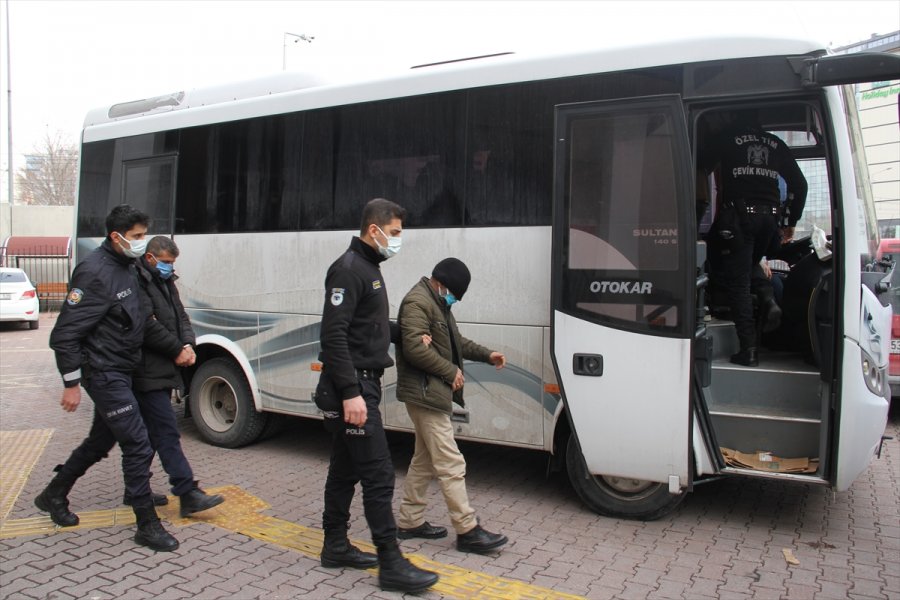 Kayseri'de Aralarında Firari Hükümlülerin De Bulunduğu 10 Kişi Yakalandı